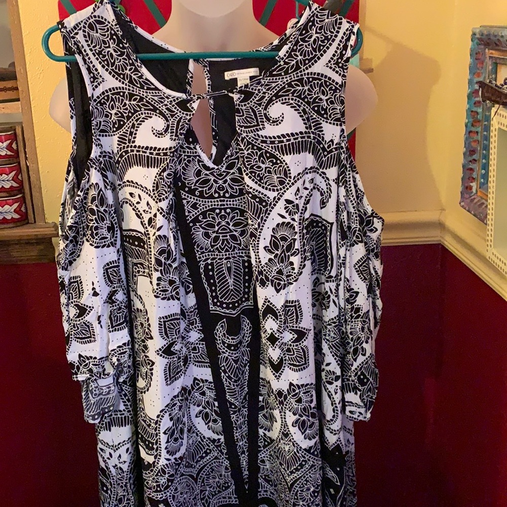 CATO 26/28 b/w lined cold shoulder midi dress